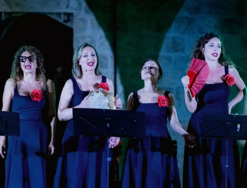 Femmina - Canto - Saggi Teatro Cast