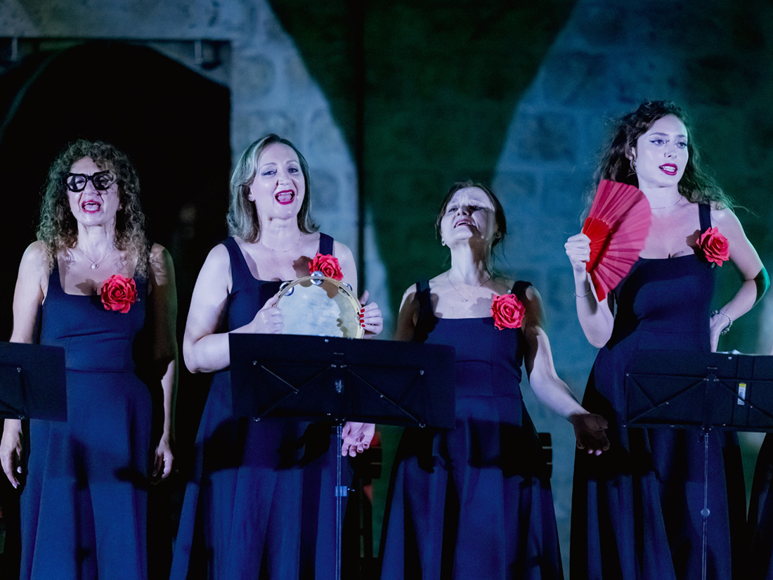 Femmina - Canto - Saggi Teatro Cast